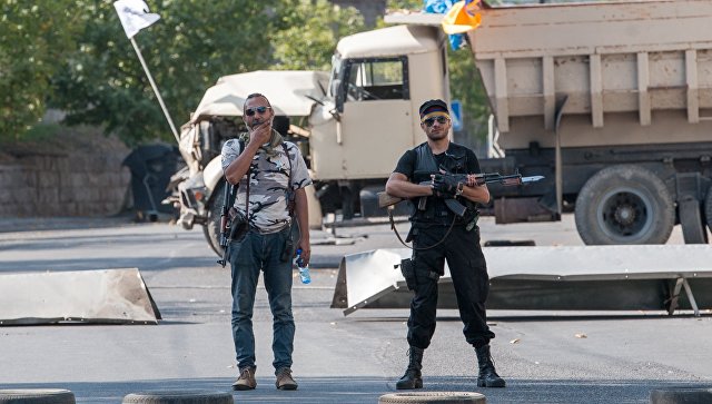 В Ереване освободили одного из медиков, взятого в заложники В Ереване освободили одного из медиков, взятого в заложники