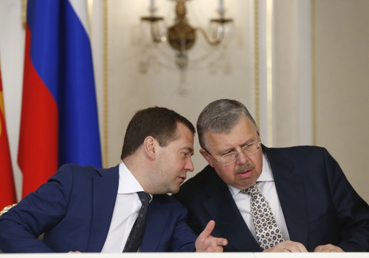 Медведев уволил главу ФТС Бельянинова Медведев уволил главу ФТС Бельянинова