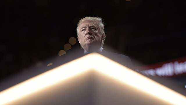 Трамп заявил, что Сандерс "продал душу дьяволу", поддержав Клинтон Трамп заявил, что Сандерс "продал душу дьяволу", поддержав Клинтон