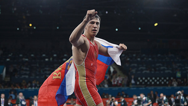 Российский борец Власов принес России золото в финале ОИ в категории до 75 килограмм Российский борец Власов принес России золото в финале ОИ в категории до 75 килограмм