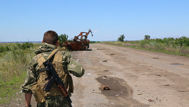 В Луганской республике заявили о гибели двух ополченцев В Луганской республике заявили о гибели двух ополченцев
