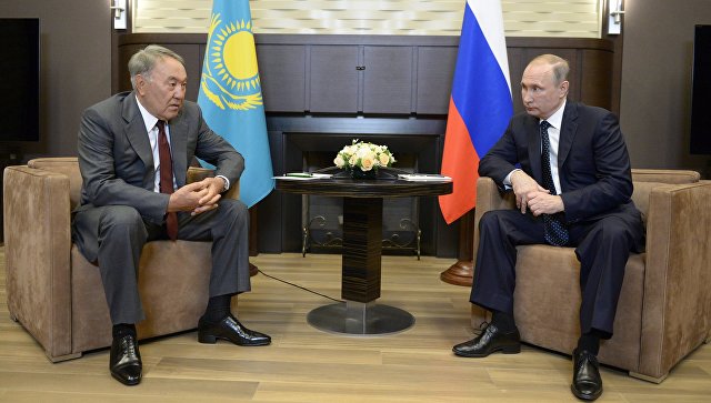 Назарбаев рассказал Путину, что Порошенко готов к компромиссам по Донбассу Назарбаев рассказал Путину, что Порошенко готов к компромиссам по Донбассу