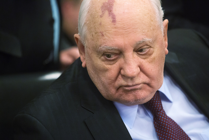 Михаил Горбачев сравнил демократию в США с кофе в пакетиках Михаил Горбачев сравнил демократию в США с кофе в пакетиках