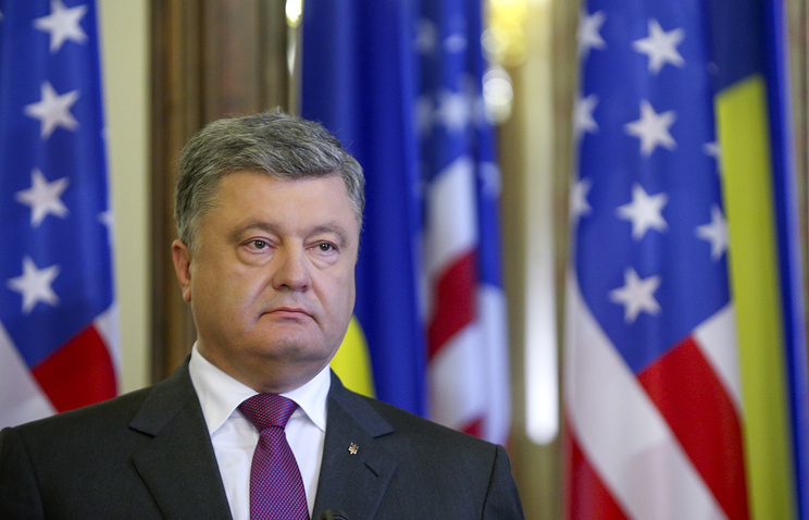 Порошенко: страны ЕС и США должны продолжить вводить санкции в отношении России Порошенко: страны ЕС и США должны продолжить вводить санкции в отношении России