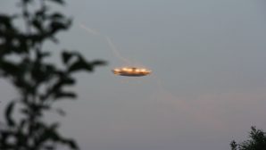 Голливудская звезда Роуэн Бланчард случайно сфотографировала НЛО Голливудская звезда Роуэн Бланчард случайно сфотографировала НЛО