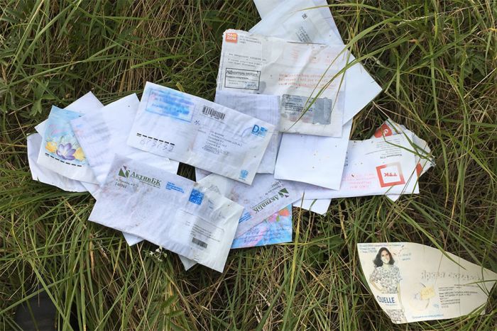 В забайкальском лесу обнаружили письма, которые выбросил почтальон В забайкальском лесу обнаружили письма, которые выбросил почтальон