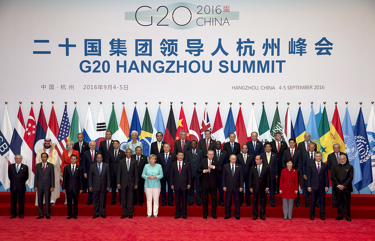 Владимир Путин и Барак Обама беседуют в кулуарах саммита G20 Владимир Путин и Барак Обама беседуют в кулуарах саммита G20