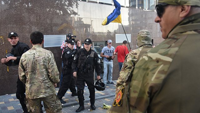 Генконсульство РФ в Одессе забросали яйцами Генконсульство РФ в Одессе забросали яйцами