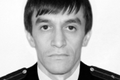 Путин посмертно присвоил звание героя России полицейскому из Дагестана, которого расстреляли боевики Путин посмертно присвоил звание героя России полицейскому из Дагестана, которого расстреляли боевики