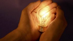 Исследователи из Австралии впервые смогли заморозить свет Исследователи из Австралии впервые смогли заморозить свет