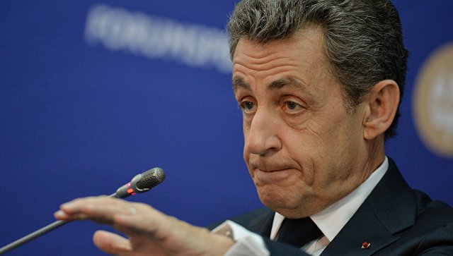 Николя Саркози: позиция Олланда по отношению к России после отмены визита Путина безответственна Николя Саркози: позиция Олланда по отношению к России после отмены визита Путина безответственна