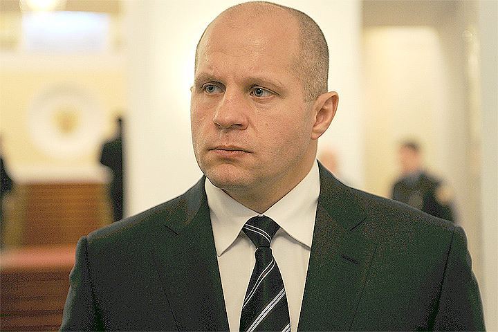 Владимир Путин знает о нападении на дочь Емельяненко Владимир Путин знает о нападении на дочь Емельяненко