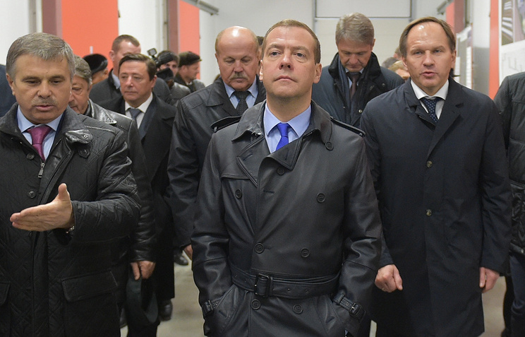 Дмитрий Медведев опроверг новость о введение налога на тунеядство Дмитрий Медведев опроверг новость о введение налога на тунеядство