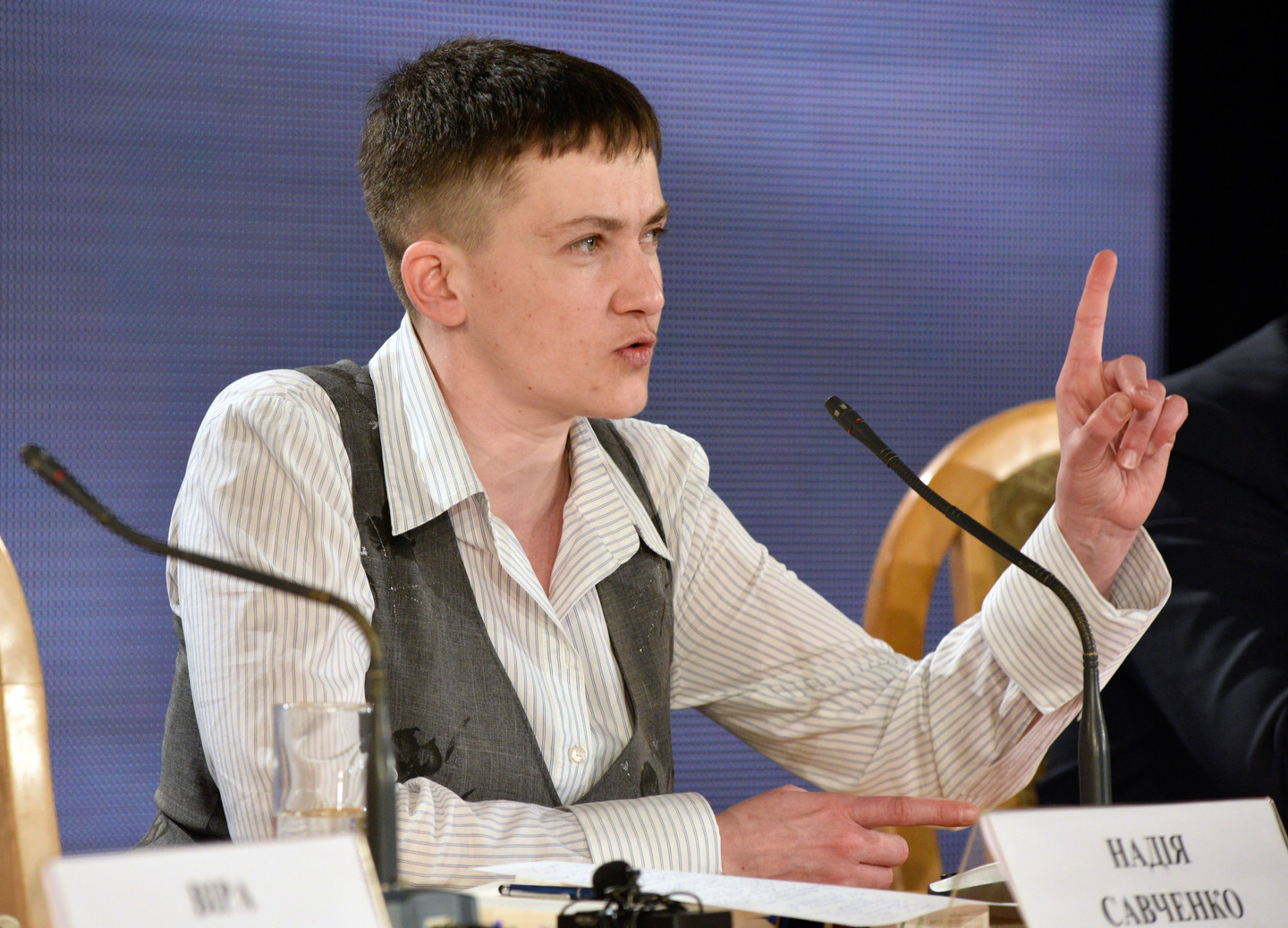 Надежда Савченко допускает, что ее в итоге могут засудить на Украине и «спустят на нее всех собак» Надежда Савченко допускает, что ее в итоге могут засудить на Украине и «спустят на нее всех собак»
