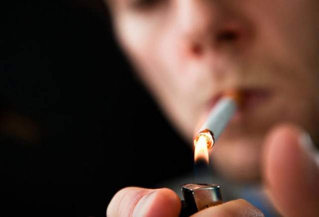 Курение вызывает воспаление в организме, выяснили ученые