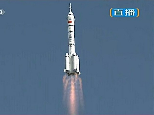 В Китае запущена самая мощная ракета «Чанчжэн-5»