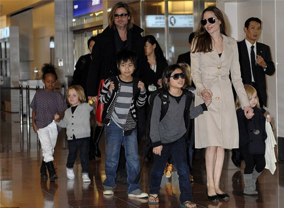 Звездная пара Джоли и Питт договорились об условиях опекунства над своими детьми
