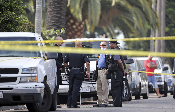 На избирательном участке в Калифорнии в результате стрельбы погиб один человек, трое ранены