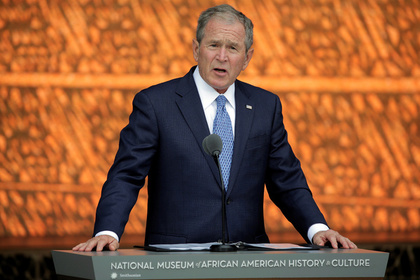 Представители Буша-младшего опровергают слухи, что он проголосовал за Клинтон