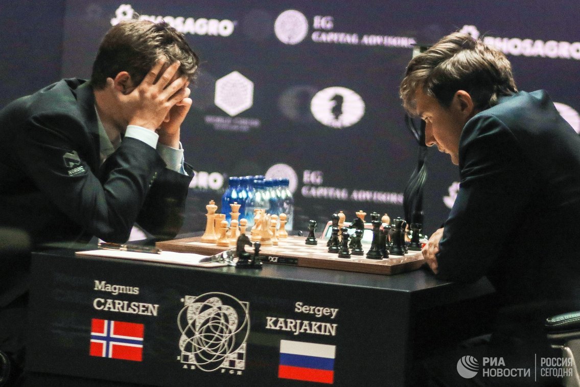Магнус Карлсен и Сергей Карякин сыграли вничью первую партию за звание сильнейшего шахматиста