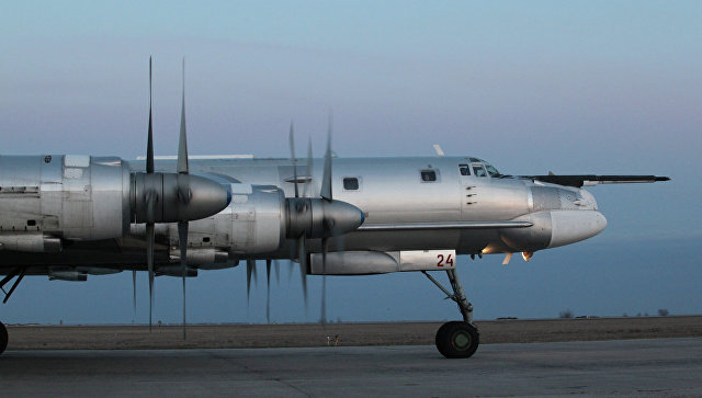 ВИДЕО нанесения авиаударов крылатыми ракетами по объектам террористов в Сирии самолетами Ту-95МС