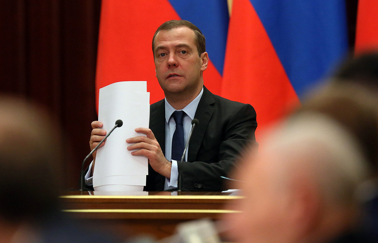Дмитрий Медведев заявил, что температура горячей воды понижаться не будет