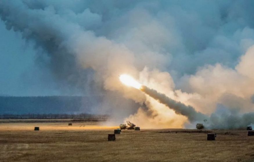 Военкоры: в Херсонской области по построению солдат ВС РФ ударили американскими ракетами