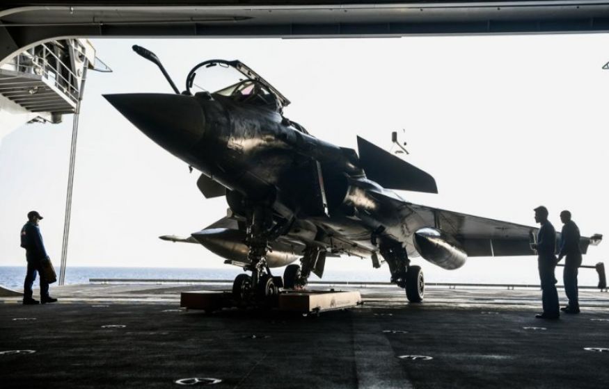 BILD: Россия угрожала сбить французский самолет