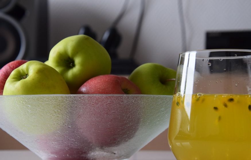 Этот метод отжима яблочного сока повысит его пользу для здоровья