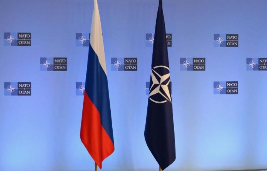 «Невменяемость, безумие, агрессор»: Как российские политики реагируют на планы о войне НАТО и России? 