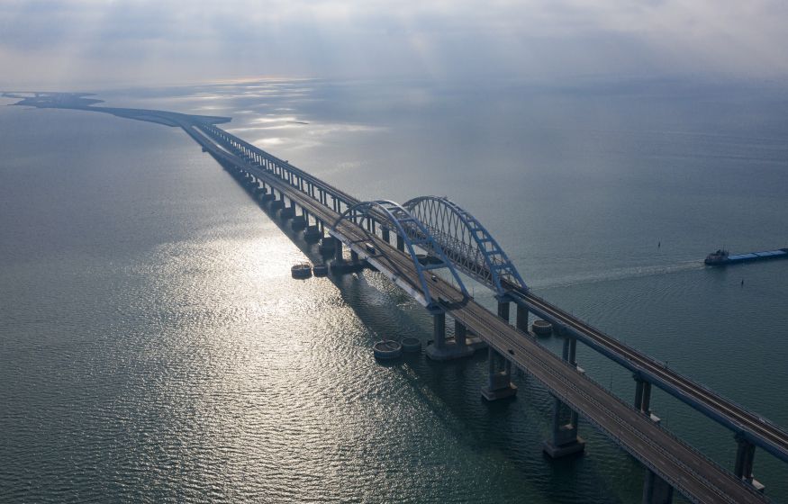Цель — Крымский мост. Налоги повысятся? ОПЕК+ поднял цены на нефть: Главное к утру