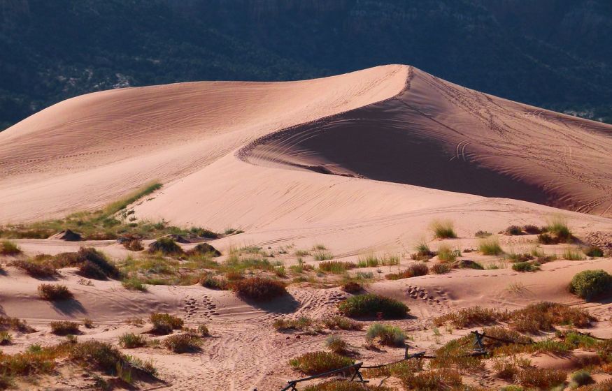 Раскрыта тайна одной из старейших звездных песчаных дюн Земли