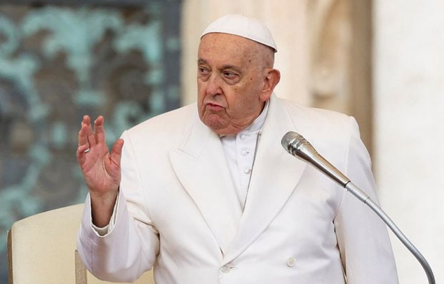 Папа Римский призвал Украину поднять белый флаг
