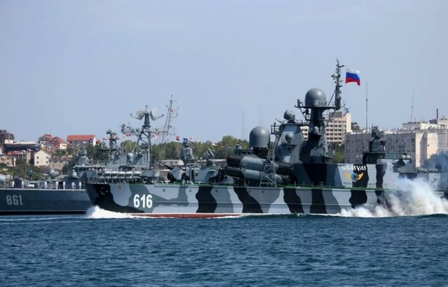 Шойгу приехал в Севастополь спасать Черноморский флот. Что его ждет? 