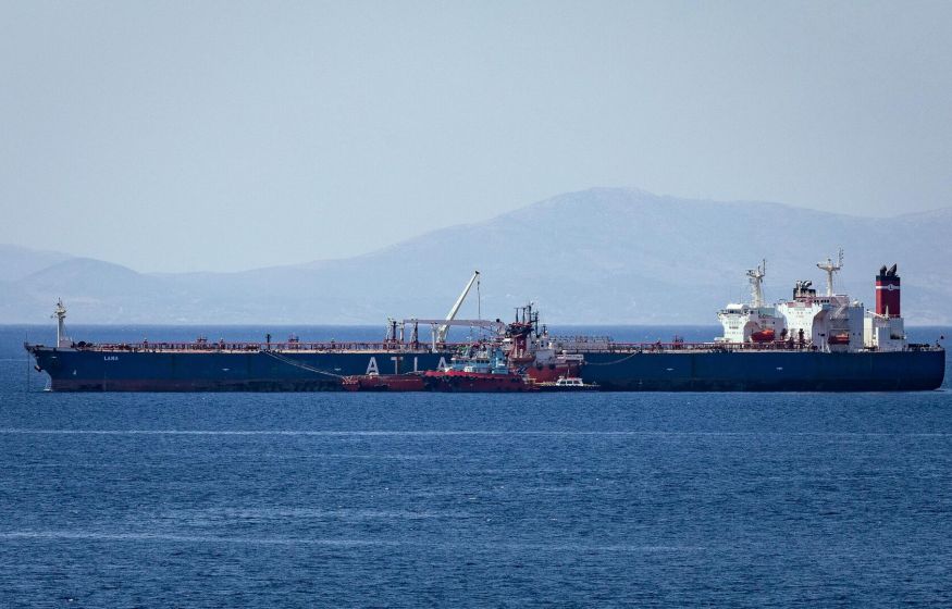 США: Китайский танкер, перевозивший российскую нефть, пострадал от хуситов