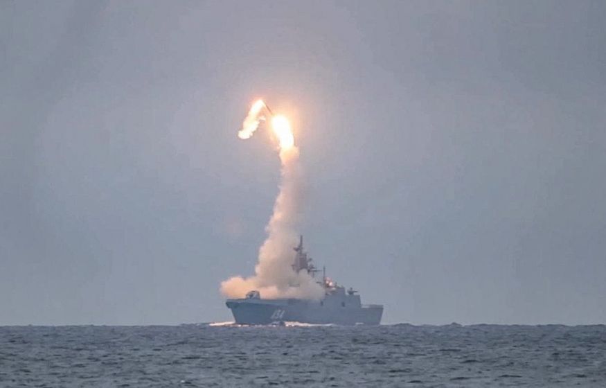 Запад в панике: «Американский авианосец бессилен против русской ракеты»