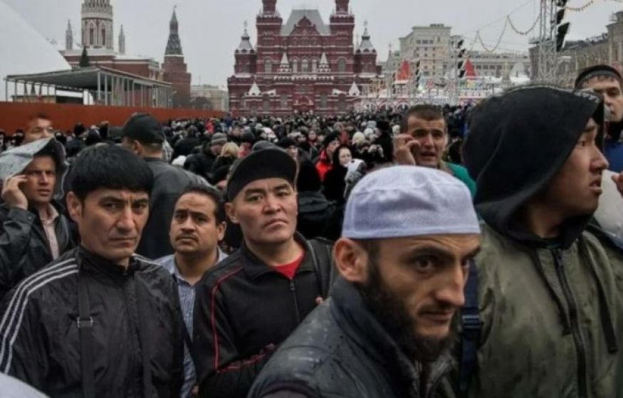 Заселение заброшенных российских деревень мигрантами: скрытые интересы и опасные программы 