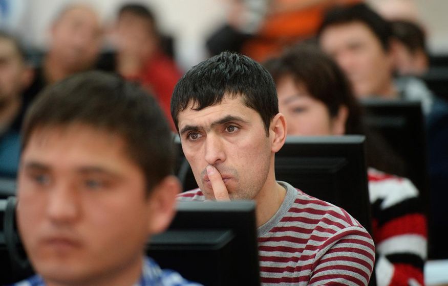 «Их ждет ответственность»: выявлены нарушения в проведении экзамена по русскому языку для мигрантов