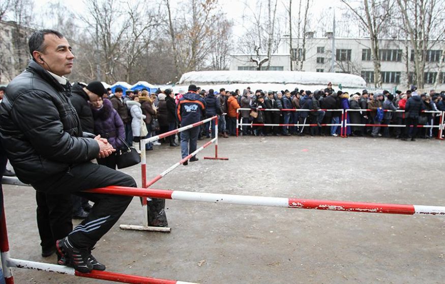 «Подлежит выдворению»: новая метка для мигрантов в России. Что послужило причиной такой меры?