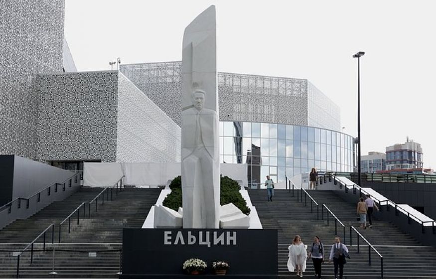 Телень «на паузе»: Как облавы и судебное разбирательство связаны с «бессрочным» отпуском хозяйки «Ельцин Центра»