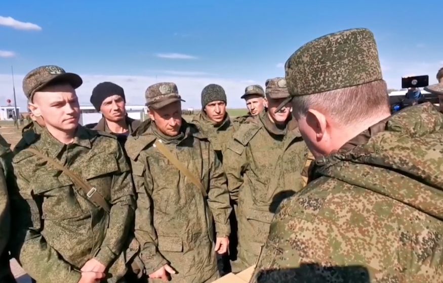 Резервистов разрешили призывать для операций за пределами России — решение правительства 