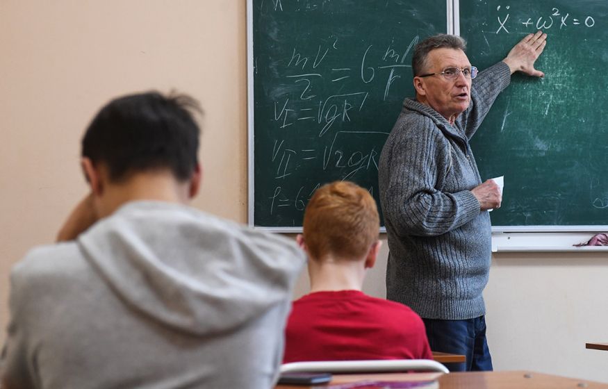 12 лет в школе вместо 11: в России хотят увеличить срок обучения для детей