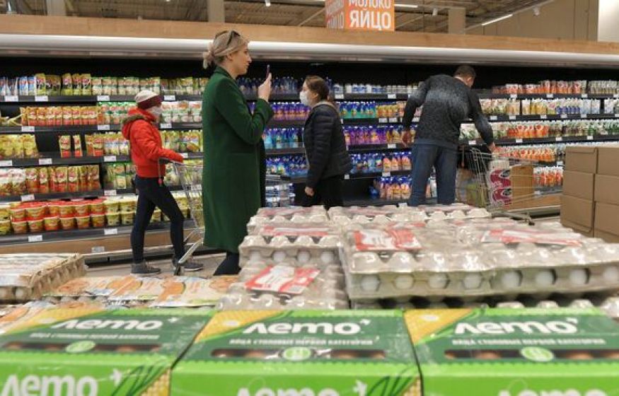 Сухари, биг ланч, гречка: россияне экономят — повод ли для тревоги?