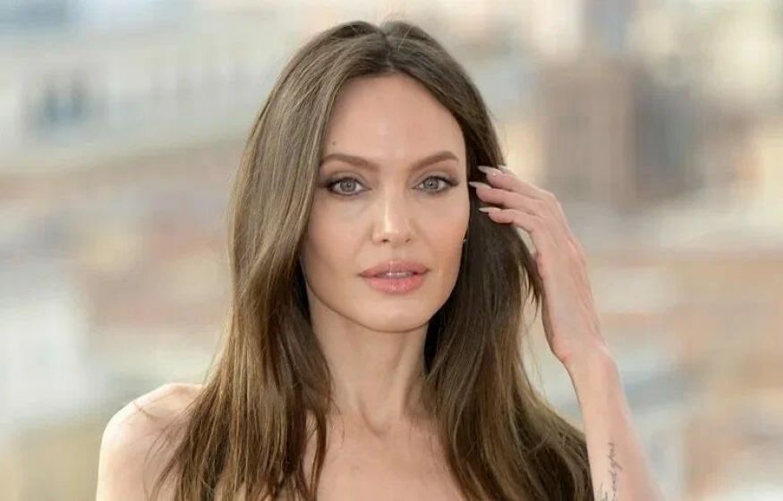 Проект Украина закрыт. Визит Джоли в Херсон - квинтэссенция заката государственности: Readovka Проект Украина закрыт. Визит Джоли в Херсон - квинтэссенция заката государственности: Readovka