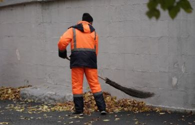 «Хватит пугать детей работой дворника!»: Рособрнадзор решил заняться воспитанием родителей