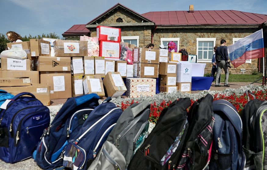 Дети Донбасса теперь спят как чемпионы: фонд банка «РОССИЯ» оснастил Луганское ГУОР мебелью и матрасами Дети Донбасса теперь спят как чемпионы: фонд банка «РОССИЯ» оснастил Луганское ГУОР мебелью и матрасами