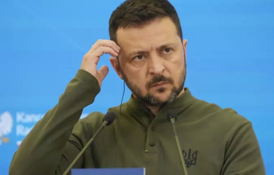 Может у нас наверху есть предатели, которые не дают устранить Зеленского и затягивает процесс СВО: Картавых