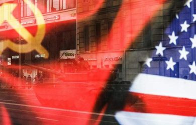 СССР быстро распался не только из-за жадности элит. Трампа унизили. ВСУ подожгли нефть: главное к утру