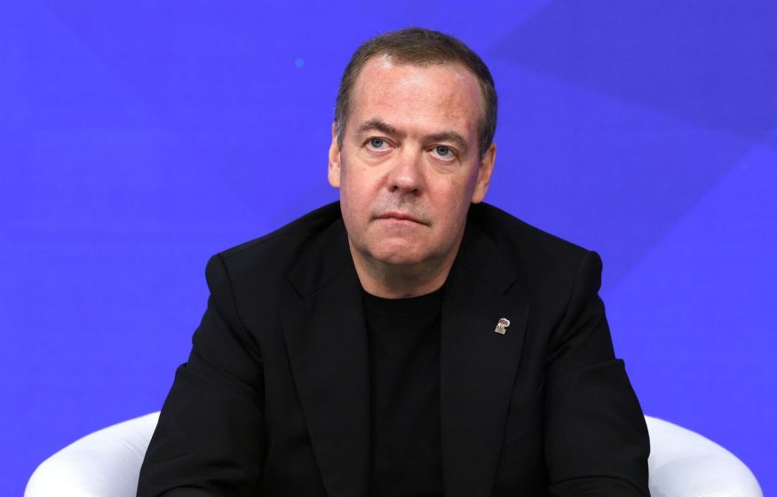 &laquo;Спите спокойно, пока!&raquo;: Медведев. &laquo;Ужасное&raquo; решение Герасимова. Пенсионный возраст снова хотят повысить? Главное к утру