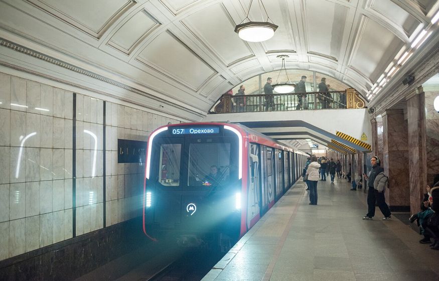 Дым на &laquo;Красных Воротах&raquo;?! Метро встало, пассажиров эвакуировали в тоннель